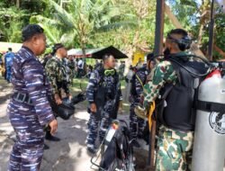 Forkopimda Kibarkan Bendera di Bawah Laut