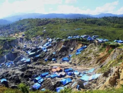 Penambang Gunung Botak Hadang 560 Aparat Tolak Penertiban