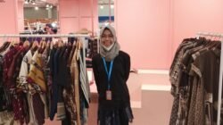 Dari Keterbatasan Jadi Kekuatan, Kisah Perempuan Difabel Asal Semarang Kembangkan Usaha Fashion Berdaya Saing Bersama LinkUMKM BRI