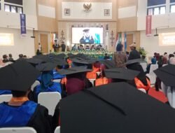Perdana, UM Maluku Wisuda 49 Sarjana Baru