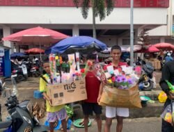 Merangkai Harapan dari Bunga di Mardika