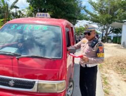 Polantas Bagikan Bendera Merah Putih Jelang HUT ke-81 RI